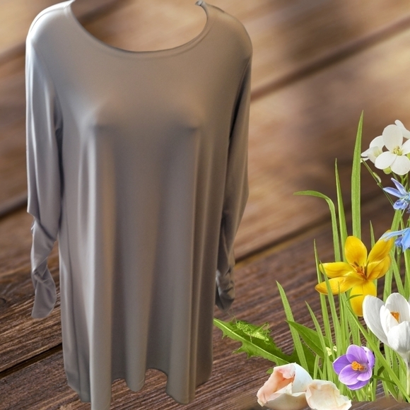 SYMPLI Canada Tan Long Ruched Sleeve Tunic Sz 8 Slinky Fabric Wrinkle Free - Picture 1 of 5